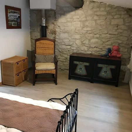 Le Grenier De Manee Villa Villemoustaussou Екстериор снимка
