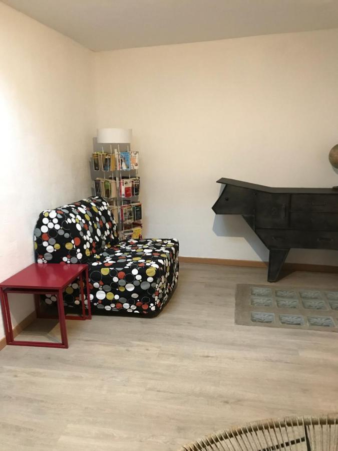 Le Grenier De Manee Villa Villemoustaussou Екстериор снимка