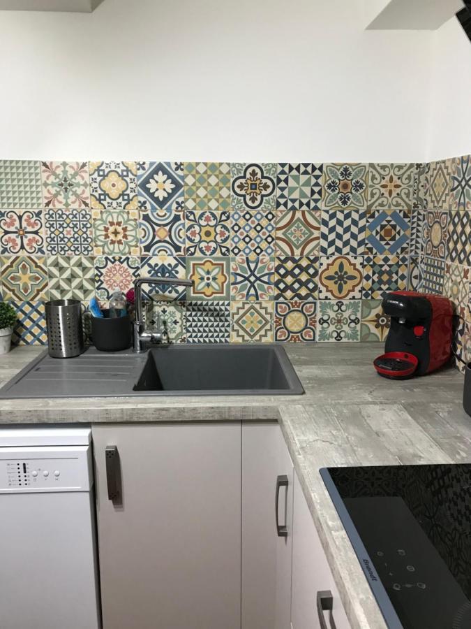 Le Grenier De Manee Villa Villemoustaussou Екстериор снимка